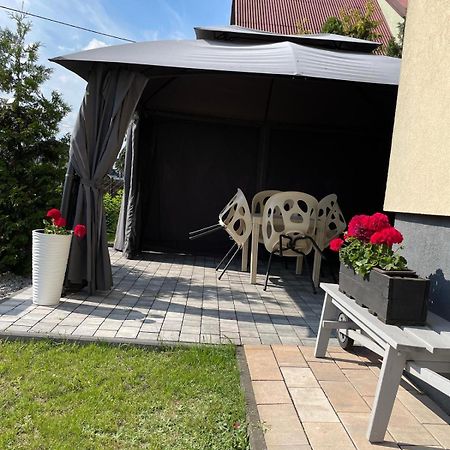 Mieszkanie Na Osiedlu Siedemsetlecia Uniejow Exteriér fotografie