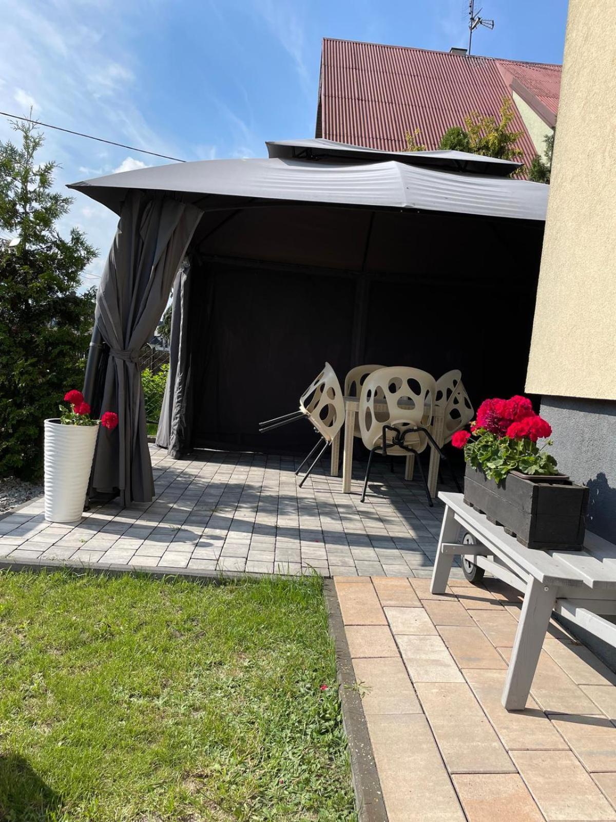 Mieszkanie Na Osiedlu Siedemsetlecia Uniejow Exteriér fotografie